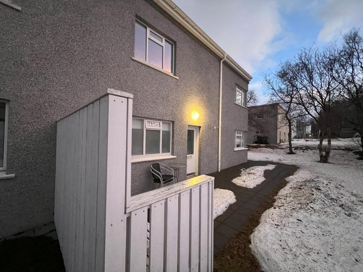 Guesthouse Akureyri - Apartments Near Down Town Buitenkant foto