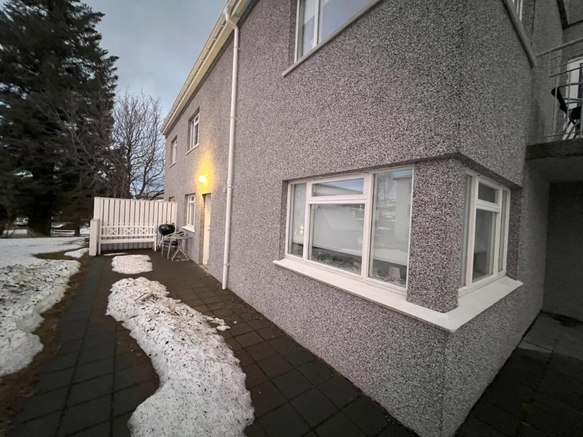 Guesthouse Akureyri - Apartments Near Down Town Buitenkant foto