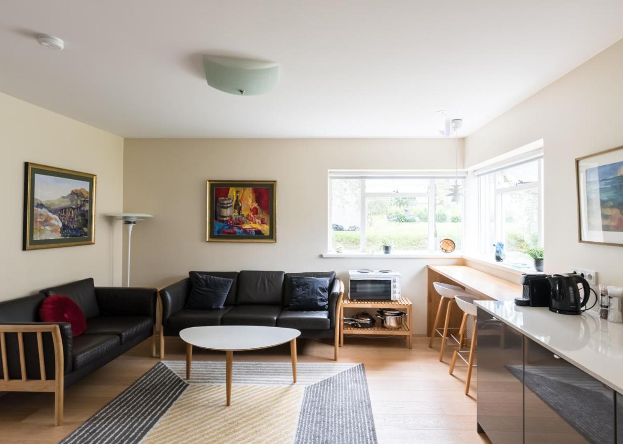 Guesthouse Akureyri - Apartments Near Down Town Buitenkant foto