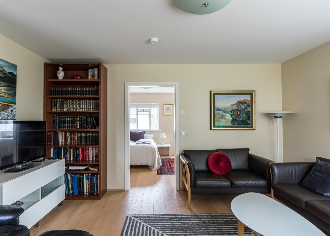 Guesthouse Akureyri - Apartments Near Down Town Buitenkant foto