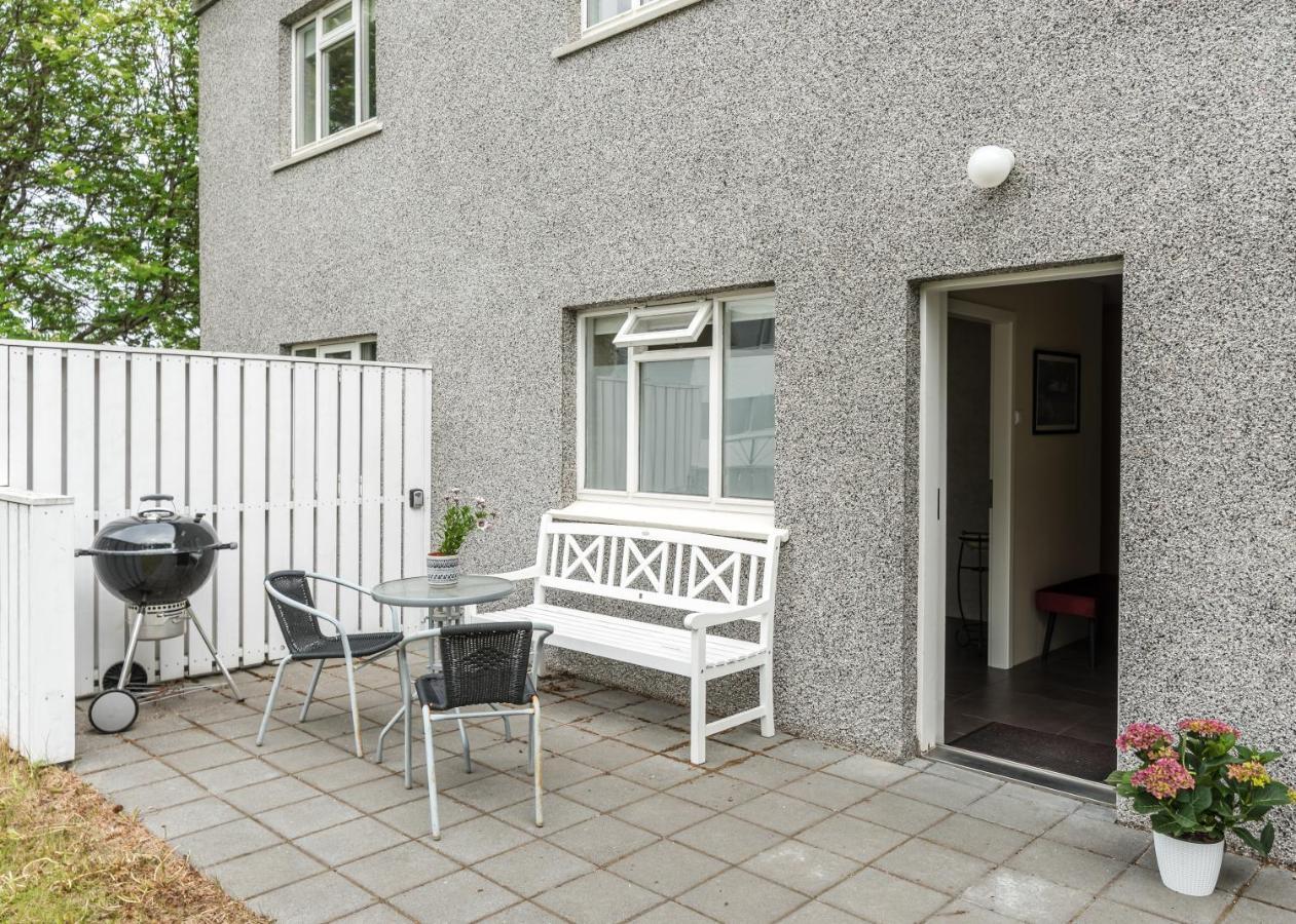 Guesthouse Akureyri - Apartments Near Down Town Buitenkant foto